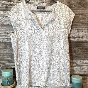 Ivanka Trump Women’s blouse. Size: Medium